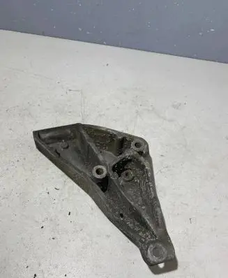Audi 100 S4 C4 Power steering pump mounting bracket 048145515 819840
