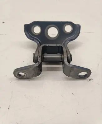 Subaru Forester SK Front door lower hinge 