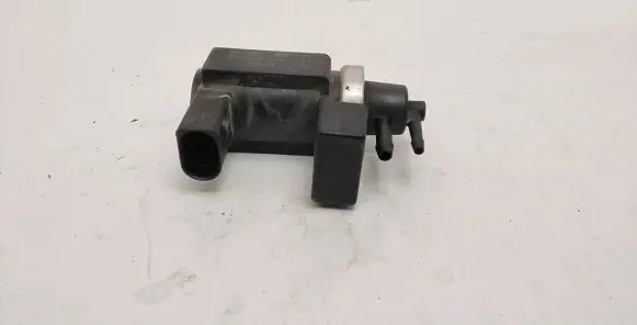 Audi A4 S4 B6 8E 8H Turbo solenoid valve 4E0906628 04T090 72290308
