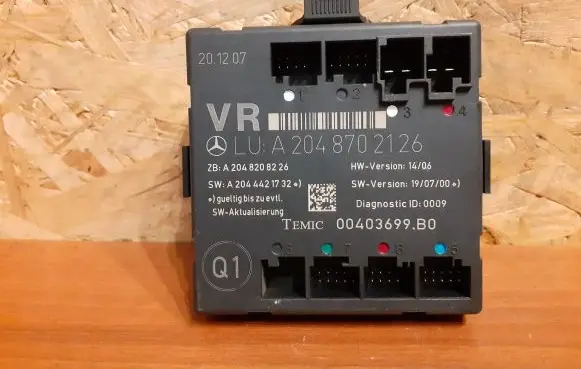 Mercedes-Benz C W204 Door control unit/module A2048702126
