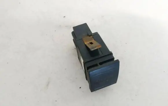 Passenger airbag on/off switch