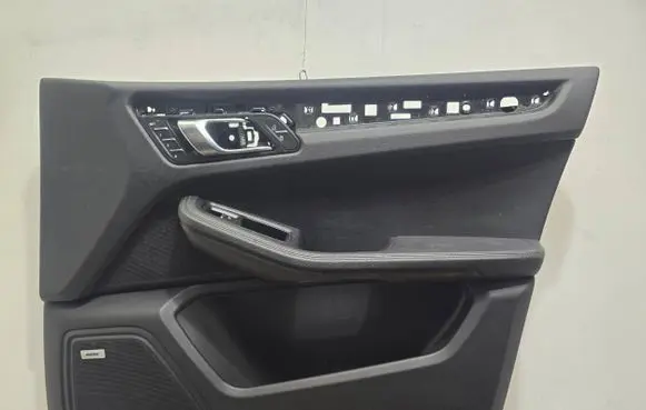 Porsche Macan (95B) Front door card panel trim 95B867106