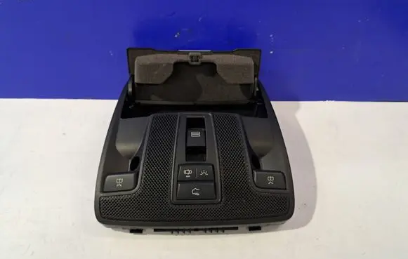 Mercedes-Benz GLA W156 Front seat light A0009007203