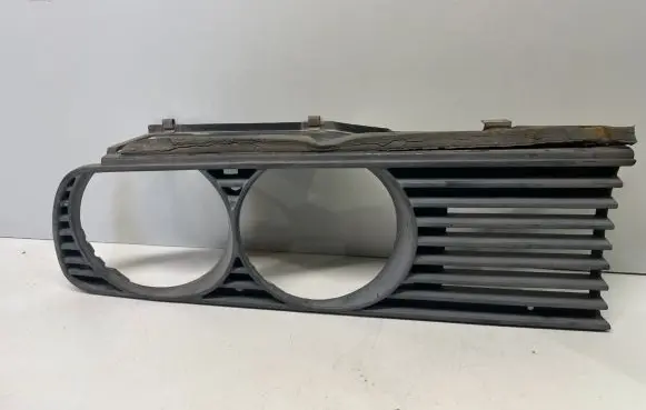 Under headlight/headlamp trim