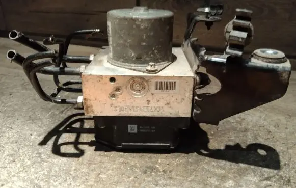 Ford Mondeo MK IV ABS Pump 7G912C405AA 16565701 54084874A