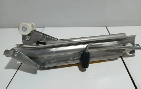 Audi A6 S6 C6 4F Lift Jack 4F0011031
