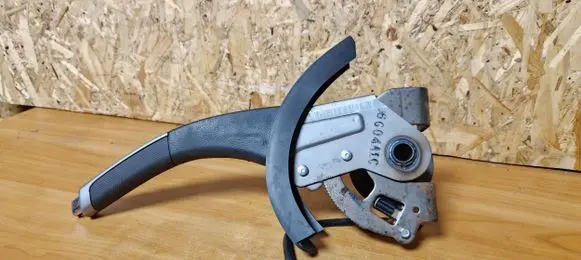 Chevrolet Epica Hand brake release handle 96467484