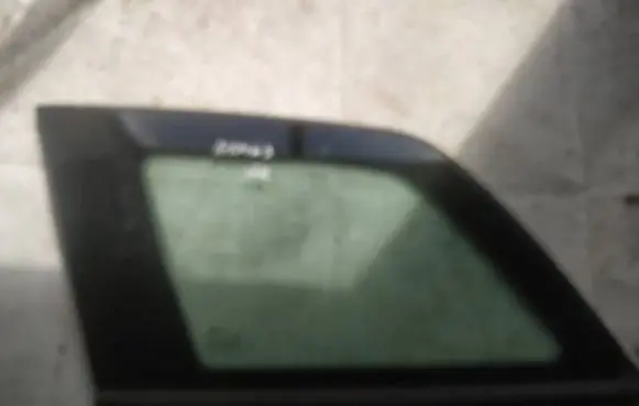 Opel Astra H Rear side window as2