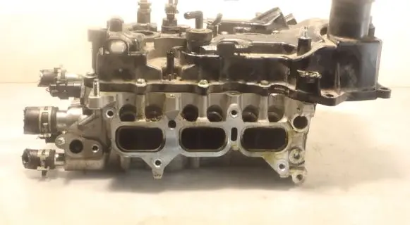 Toyota Aygo AB40 Engine head 