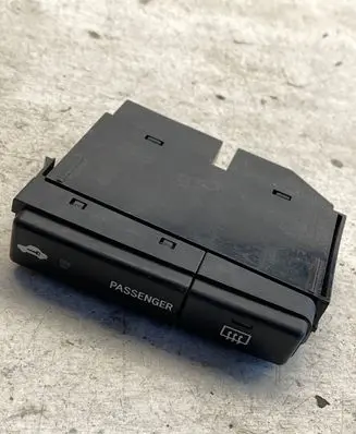 Toyota Avensis T250 Windscreen/window heater switch 3479005110d