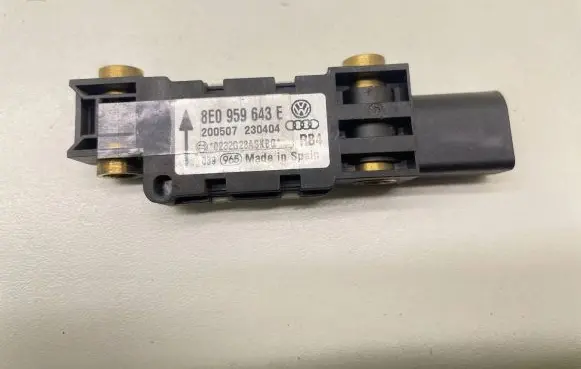 Audi A6 S6 C5 4B Airbag deployment crash/impact sensor 8E0959643E 200507230404 0232G28ASKBG