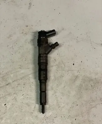 BMW 5 E60 E61 Fuel injector 7794652