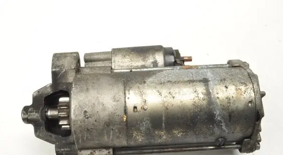 Volvo V50 Starter motor 8697576