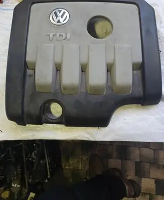 Volkswagen PASSAT B6 Engine cover (trim) 03G103925BG 03G103925BF AU03G103