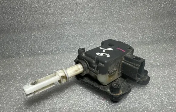 Audi A4 S4 B6 8E 8H Tailgate boot lock/latch motor 8E9827833