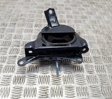 Toyota C-HR I Engine mount bracket