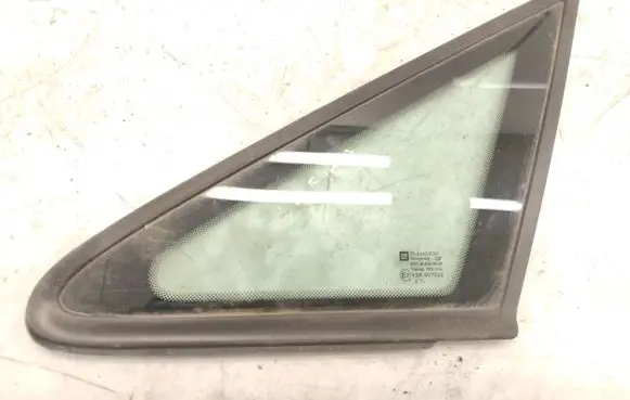 Opel Zafira A Front triangle window/glass 09175403 43R007022 M129