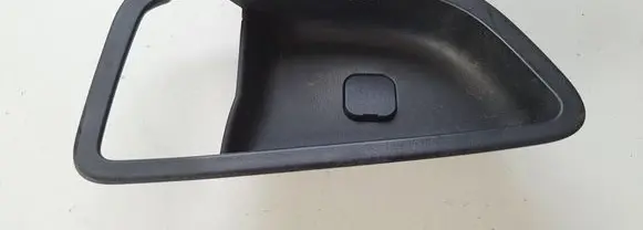 Hyundai i30 Front door interior handle trim 82621A5000