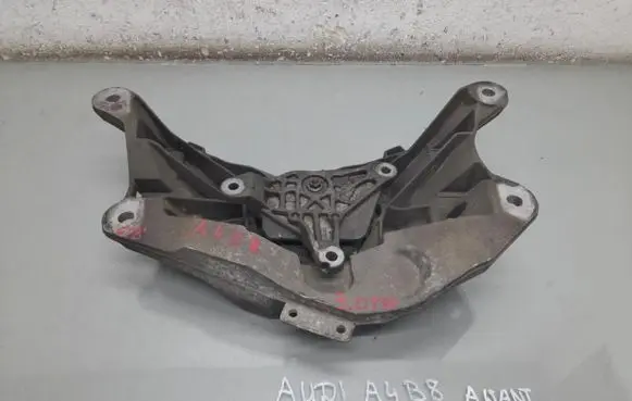 Audi A4 S4 B8 8K Gearbox mounting bracket 8K0399151