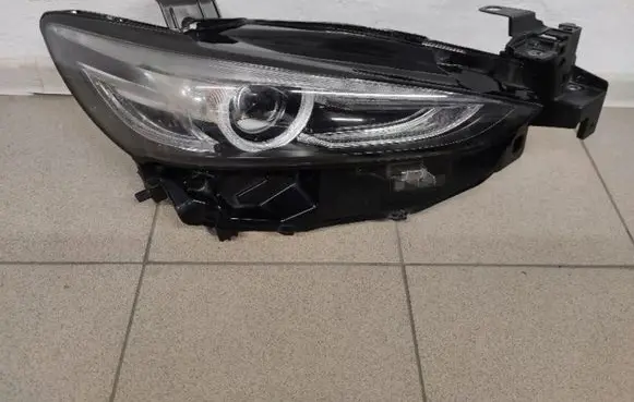 Mazda 6 Headlight/headlamp GRF551030