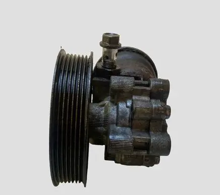 Toyota Avensis T250 Power steering pump