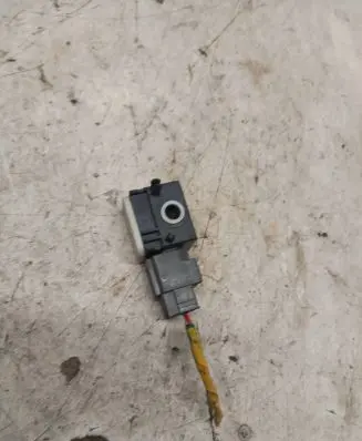 Hyundai Santa Fe Airbag deployment crash/impact sensor 959202B000 14060116
