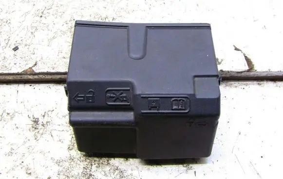 Toyota Auris E180 Fuse box cover 1111