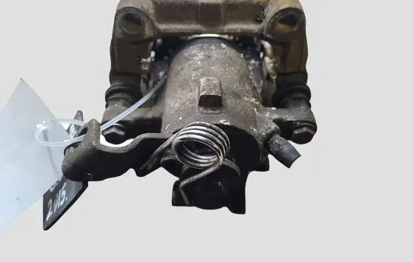 Opel Zafira B Rear brake caliper