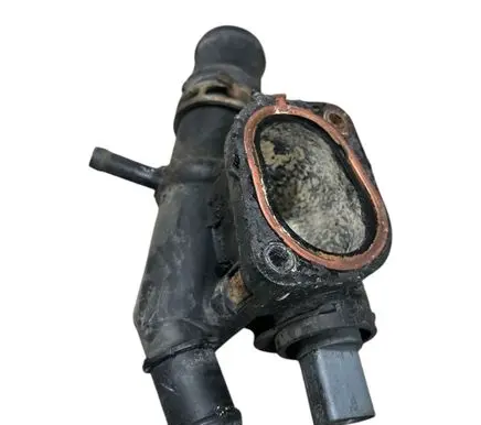 Volkswagen PASSAT B6 Engine coolant pipe/hose 03l121132