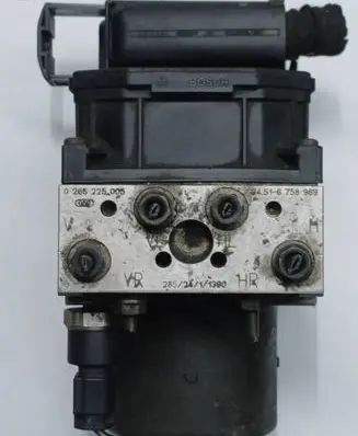 BMW 5 E39 ABS Pump 6758969 0265225005 0265950002