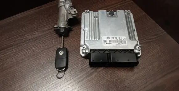 Volkswagen Transporter - Caravelle T5 Engine control unit/module 070906016EC 0281014893 4B0905851C