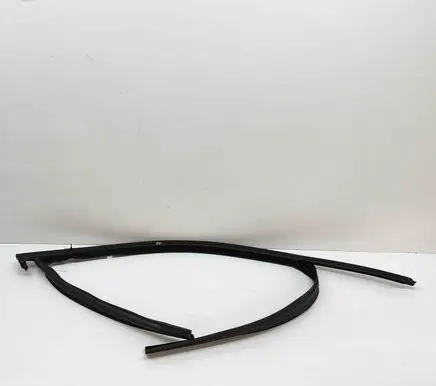 BMW X7 G07 Front door glass trim molding 7428672