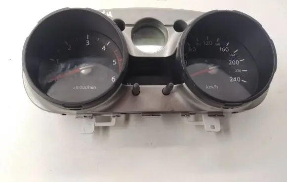 Nissan Qashqai Speedometer (instrument cluster)