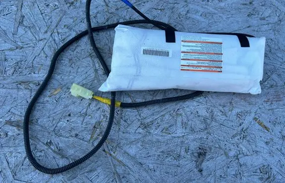 Nissan Leaf I (ZE0) Seat airbag N1S3AN
