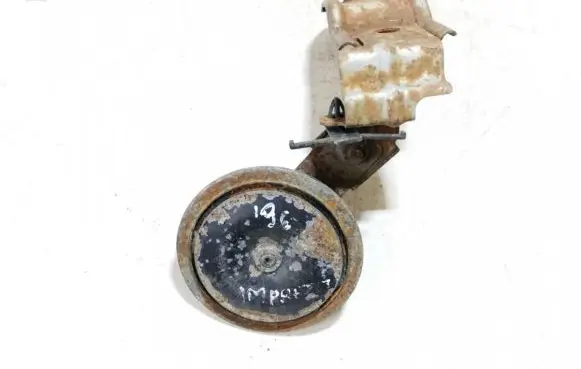 Subaru Impreza I Horn signal