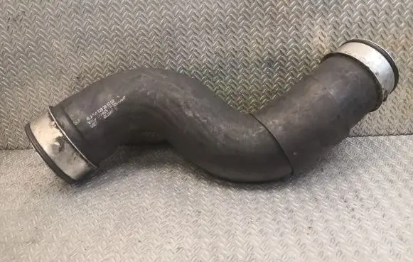 Mercedes-Benz E W211 Intercooler hose/pipe 2115282882
