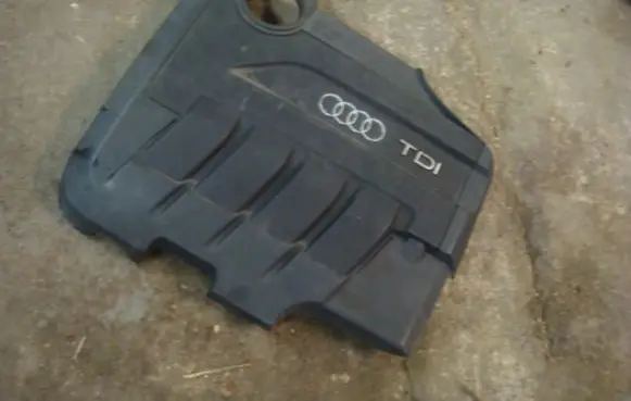 Audi A3 S3 8P Engine cover (trim)