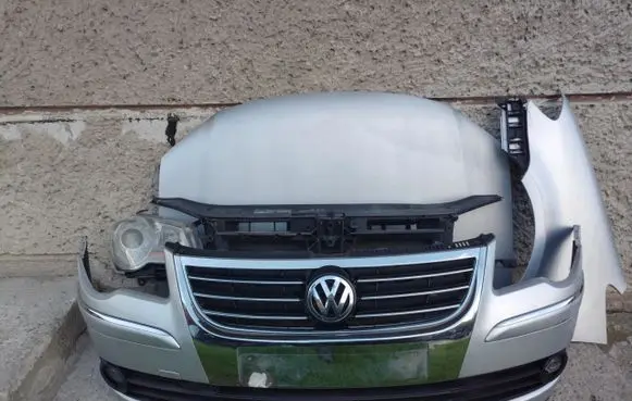 Volkswagen Touran I Front piece kit 
