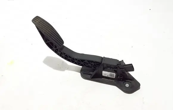 Chevrolet Silverado Accelerator throttle pedal 84024307
