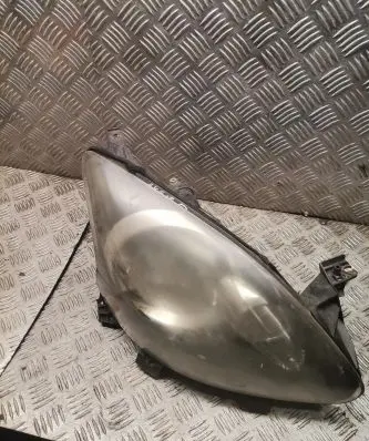 Toyota Aygo AB10 Headlight/headlamp 811100h010