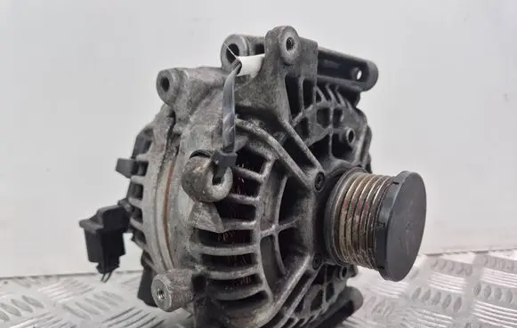 Mercedes-Benz C W203 Generator/alternator A0141540702 0124625045
