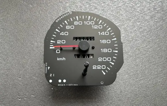 Mitsubishi Pajero Speedometer (instrument cluster) MR356268 MR240401