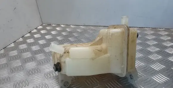 Toyota Hilux VIII Coolant expansion tank/reservoir