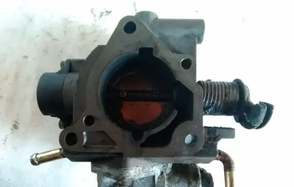 Mazda 3 I Throttle valve 1985001260 ZJ0118911 11E18