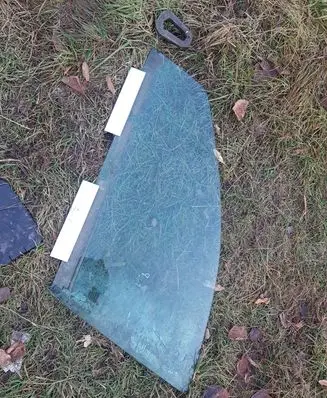 Volvo S60 Front door window glass four-door