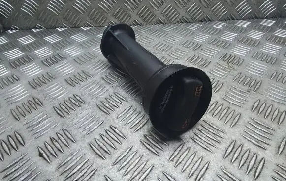 Volkswagen Transporter - Caravelle T5 Oil fill pipe 070115303K