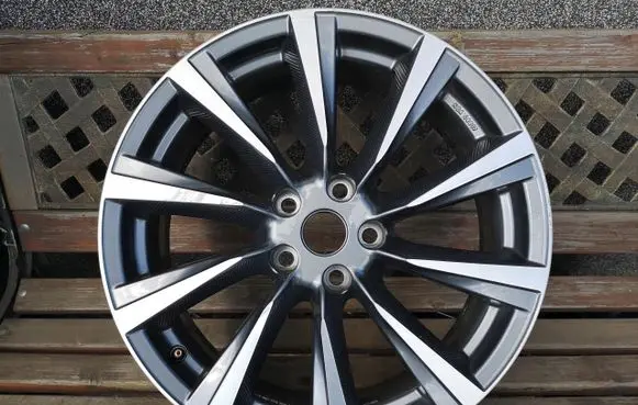 Nissan Qashqai R19 alloy rim 
