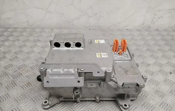 Polestar 2 Voltage converter inverter 32335134