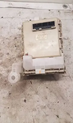 Toyota Prius (XW20) Fuse module 8273005j90