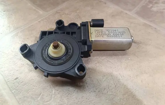 Fiat Stilo Front door window regulator motor 50001603